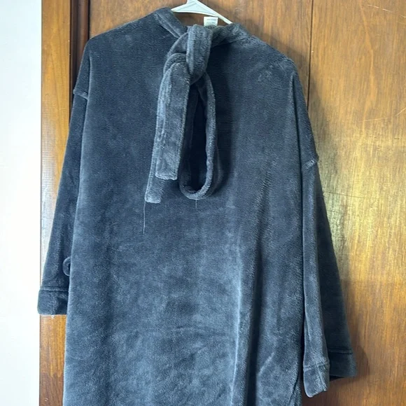 Womans Robe - Picture 3 of 5